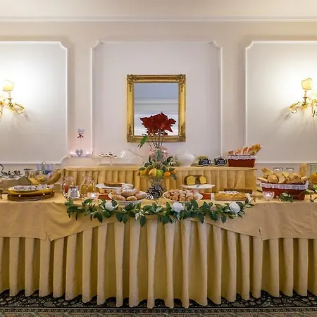 Royal 4*