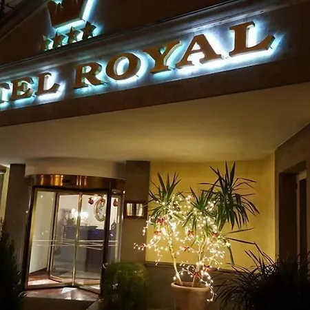 ロイヤル ホテル