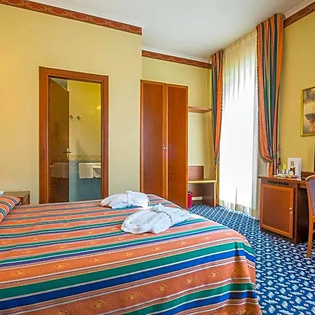 Royal Hotel 4*