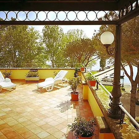 Royal Hotel