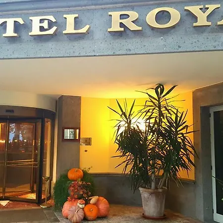 ロイヤル ホテル 4*