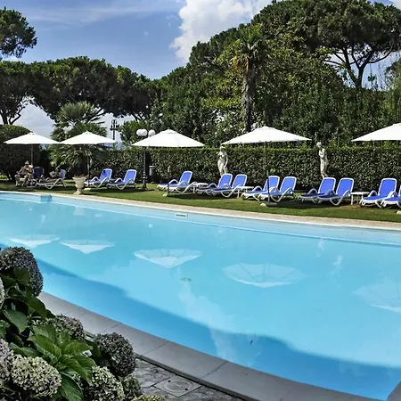 ロイヤル ホテル