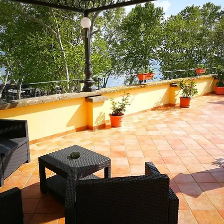 Royal Hotel
