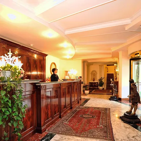 Royal Hotel